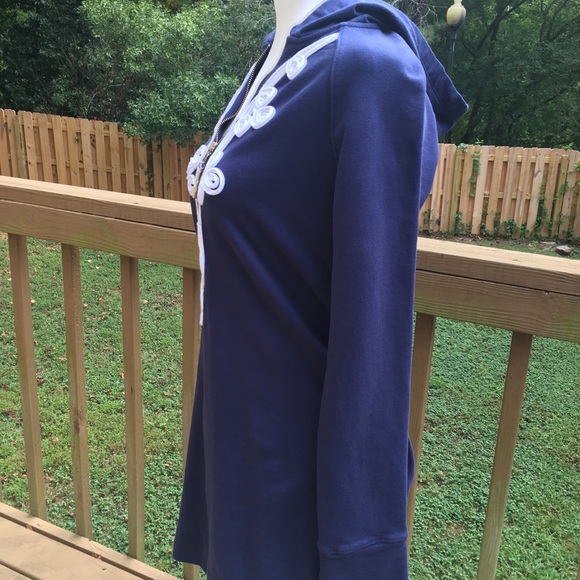 Lilly Pulitzer zip pullover. - Picture 2 of 4